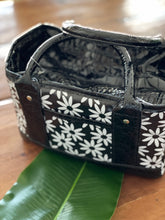 Load image into Gallery viewer, Daisy Lunch Tote