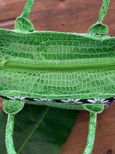 Load image into Gallery viewer, Daisy Lunch Tote