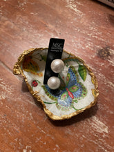 Load image into Gallery viewer, Cotton Pearl Stud Earrings
