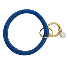 Load image into Gallery viewer, Lizard Keyrings with Pearl Accent