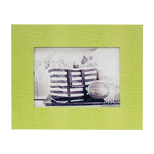 Load image into Gallery viewer, Front view of Green 5" x 7" Lizard Frame
