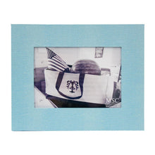 Load image into Gallery viewer, Front view of Turquoise 5" x 7" Lizard Frame