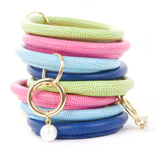 Load image into Gallery viewer, Lizard Keyrings with Pearl Accent
