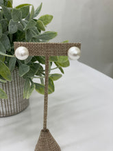 Load image into Gallery viewer, Cotton Pearl Stud Earrings
